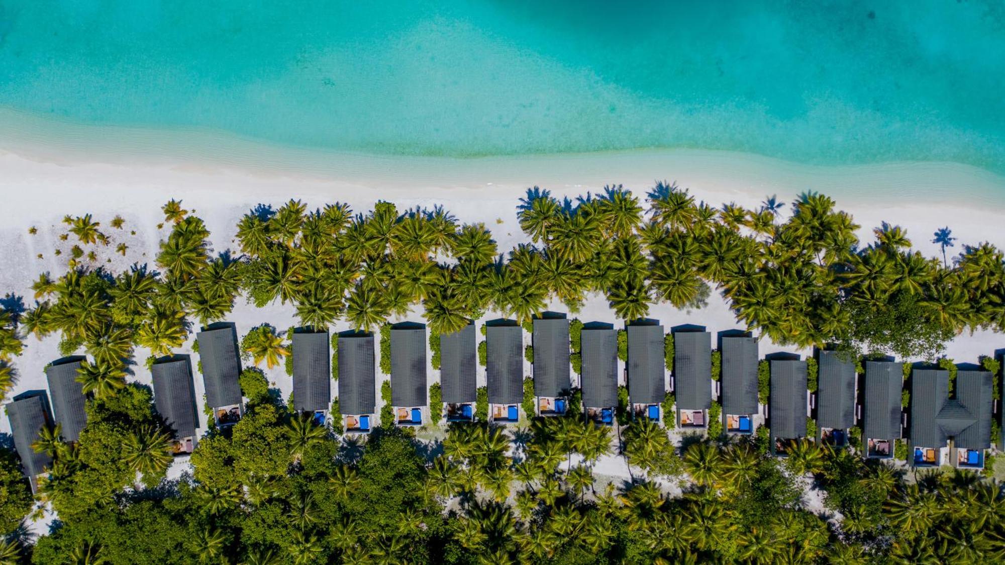 Meeru Maldives Resort Island Dhiffushi Esterno foto Aerial view of the resort