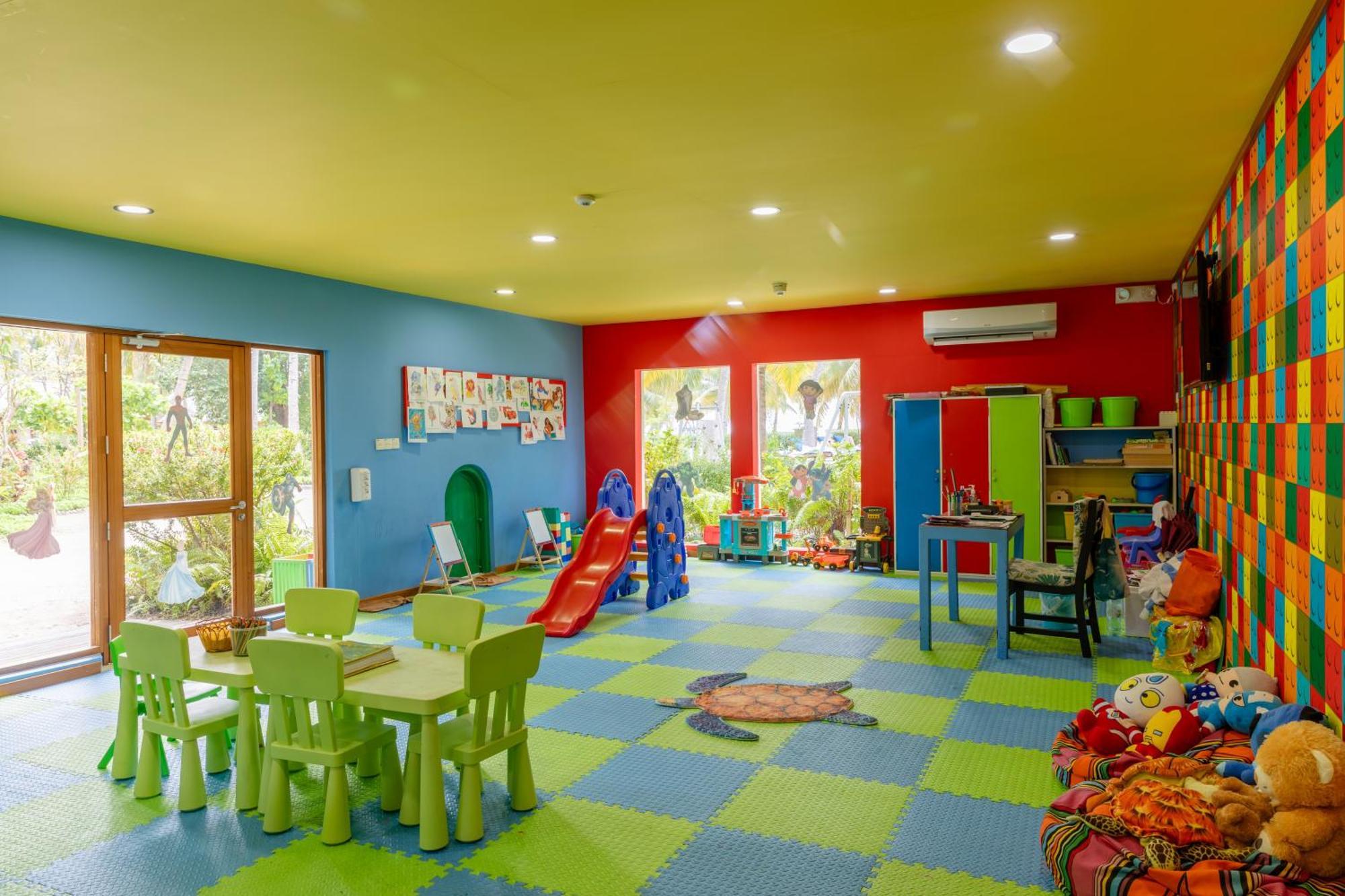 Meeru Maldives Resort Island Dhiffushi Esterno foto The Children's Club at the Taj Bengal