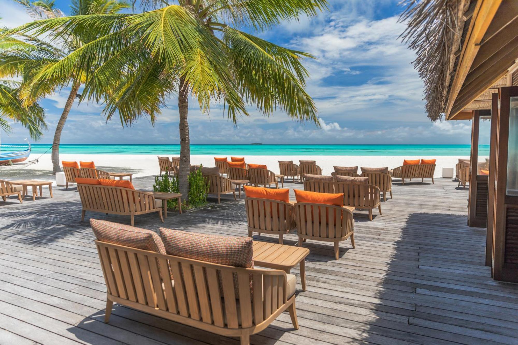 Meeru Maldives Resort Island Dhiffushi Esterno foto The beach at the resort