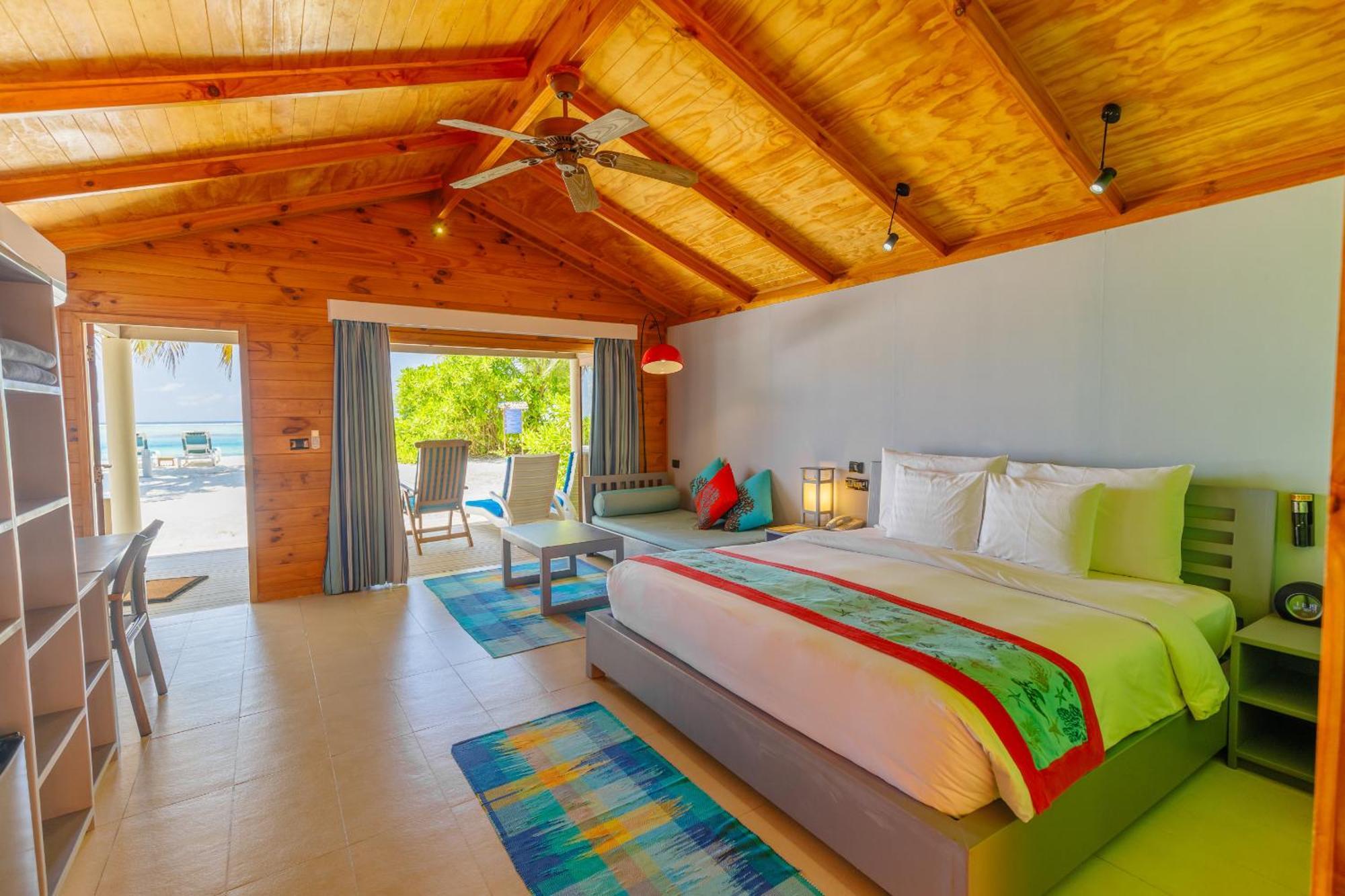 Meeru Maldives Resort Island Dhiffushi Esterno foto Beach Villa