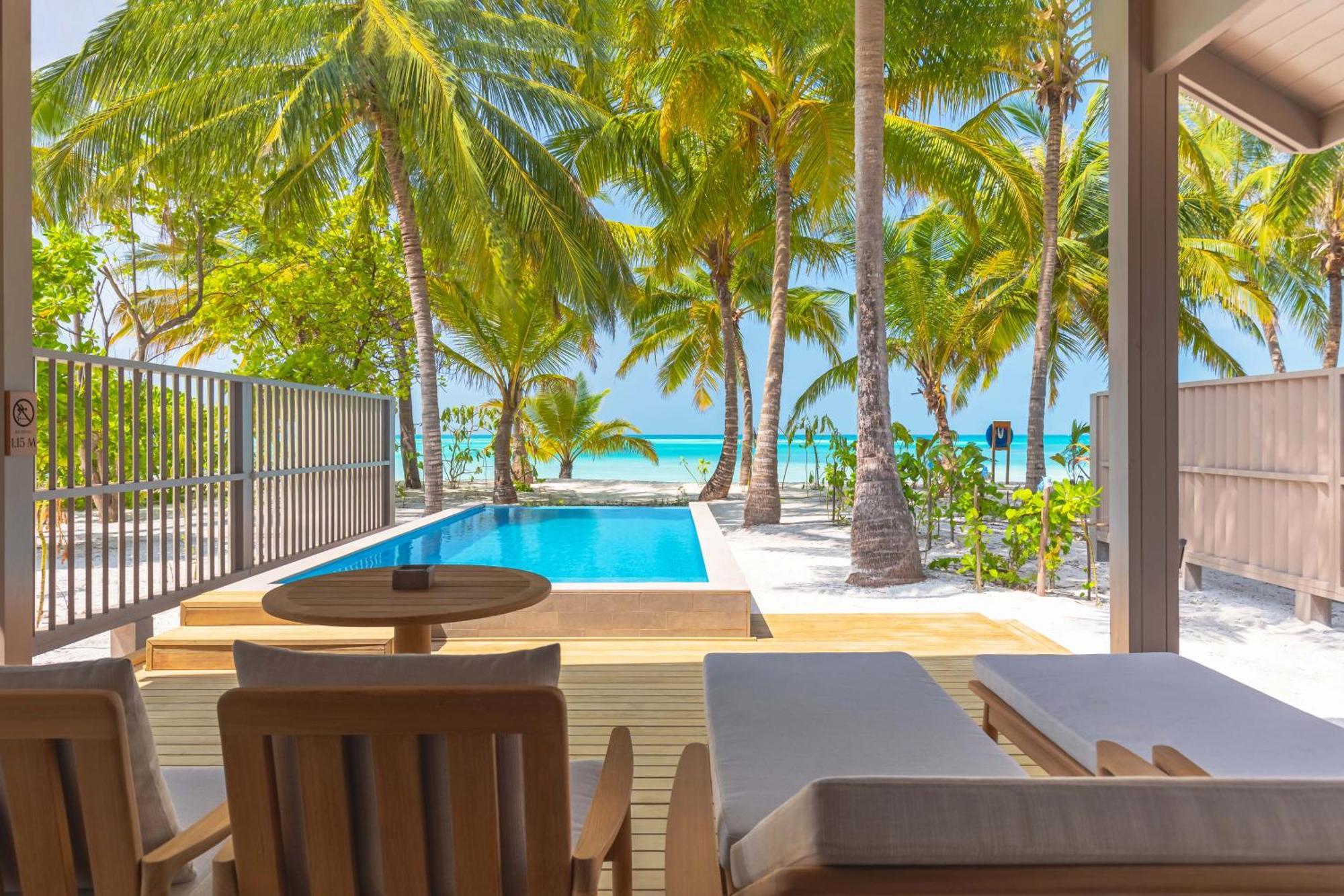 Meeru Maldives Resort Island Dhiffushi Esterno foto Beach villa with pool